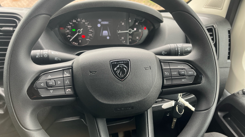 Peugeot Boxer 3500 L3 Diesel 2.2 BlueHDi 140 H2 Van Professional